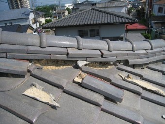 地震による崩れ