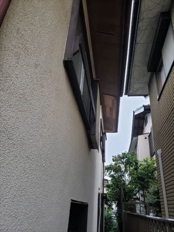 沼津市西面軒天井破損