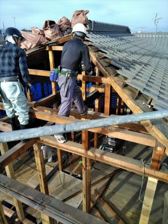 沼津市 瓦屋根の骨組み改修