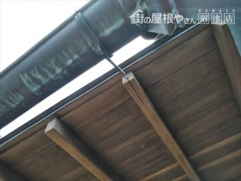 沼津市軒裏破損