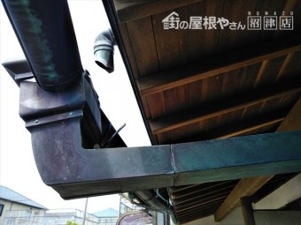 沼津市大雨の影響で雨樋破損