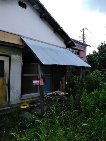 長泉町住宅 波トタン屋根