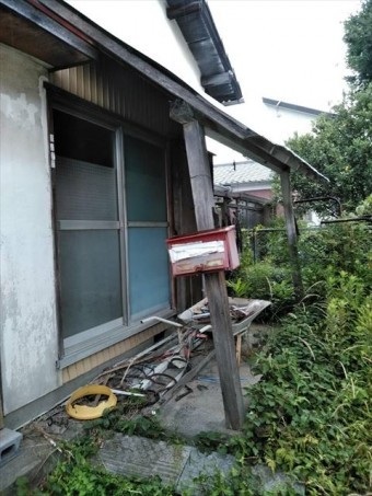 長泉町戸建住宅 波板屋根破損