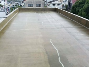 函南町 屋上に亀裂