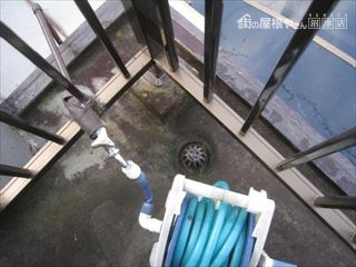 ベランダのドレン周り