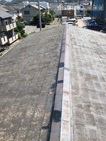 沼津市下香貫 屋根が色褪せた全体の様子