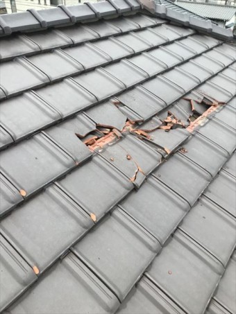 長泉町 台風被害で瓦が割れた