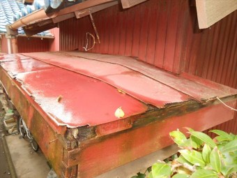 富士市玄関屋根劣化