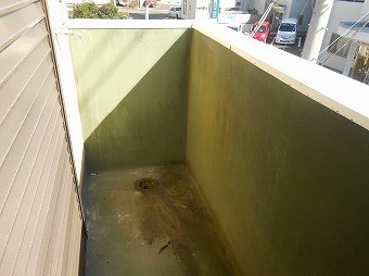シート防水の保護塗装劣化
