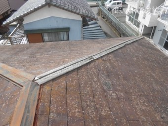 棟が飛んでいる