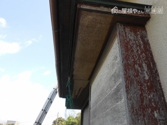 霧除けベニヤ剥がれ