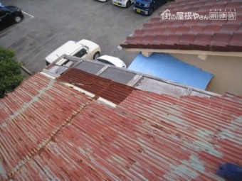 トタン屋根腐食部分