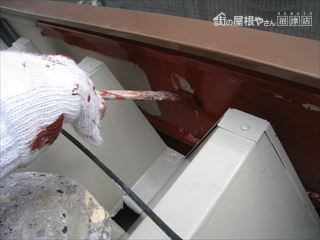 細部を刷毛で