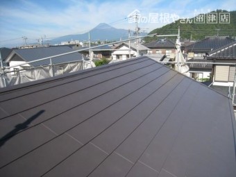 耐震を考えて軽量屋根のガルバリウム鋼板