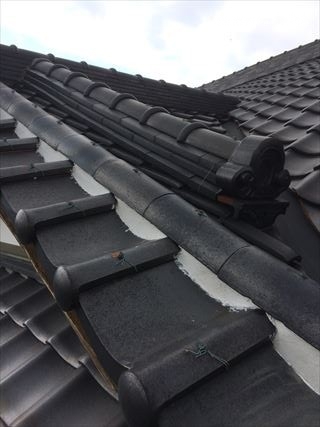 屋根しっくい塗り直し