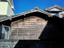 劣化した外壁羽目板