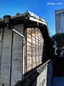 劣化した外壁羽目板