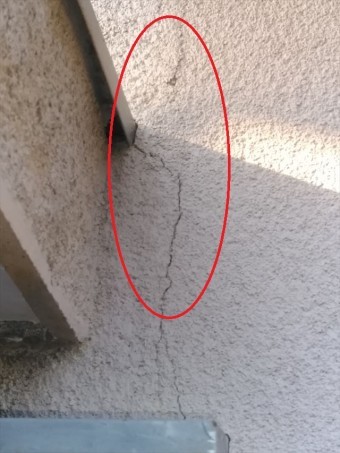 沼津市二階建庇付け根クラック