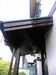 玄関上破風板