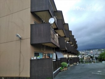 三島市3階建アパート外壁