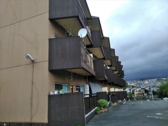 三島市3階建アパート外壁
