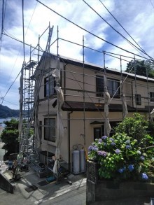 沼津市セネター重ね葺き足場設置