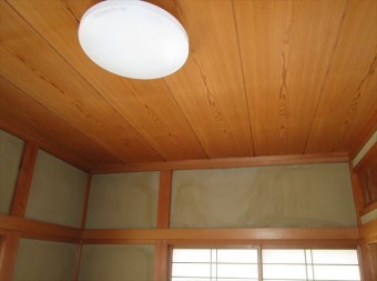 三島市 雨漏りで室内にシミ