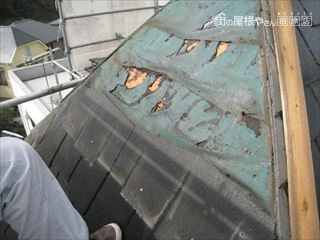 防水シートの破れ