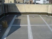 中塗り(ウレタン防水)