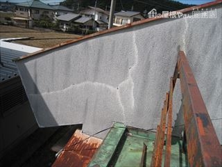 ベランダひび割れ・錆