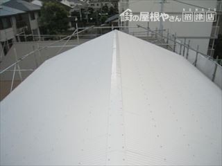 倉庫屋根完成