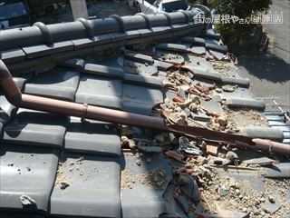 屋根の雨樋破損