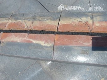 裾野市和瓦のし瓦同士繋ぐ