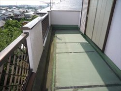 ベランダ防水めくれ