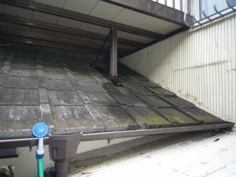沼津市現場調査玄関上雨漏り発見