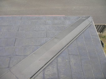 棟板金釘浮き