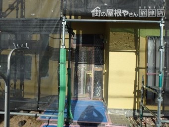 三島市玄関周り塗装の為足場