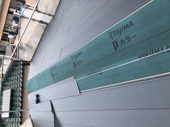 沼津市ガルバリウム鋼板棟取付け