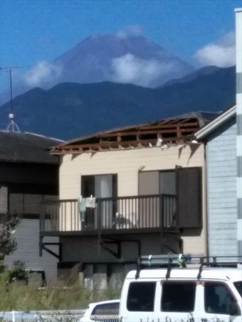 沼津市 台風による屋根の剥がれの被害