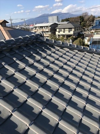 瓦屋根の色褪せ
