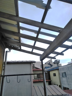 沼津市テラス屋根破損