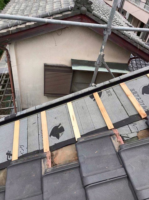 富士市で瓦屋根を【部分葺き直し】野地板・防水紙を交換して雨漏りを徹底解消!