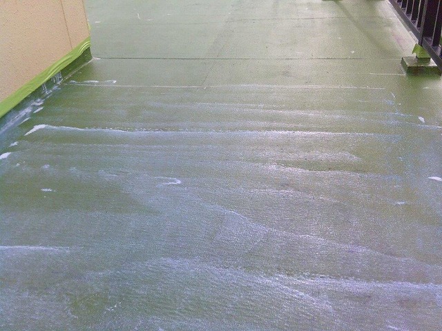 防水工事プライマー塗布後