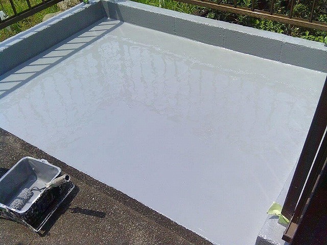沼津市でコンクリートの物置屋根の防水塗装で雨漏り解決！