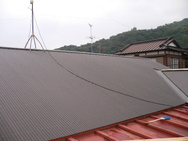 波板鋼板屋根