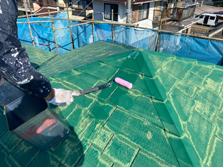 三島市で屋根外壁塗装 塗膜の寿命により色褪せやひび割れ