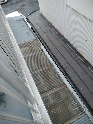沼津市テラス屋根の劣化でポリカーボネート製の波板へ張替
