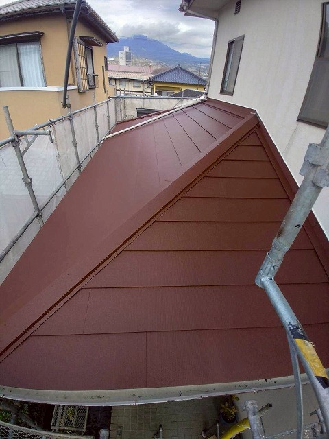 下屋根　カバー工法